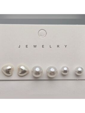 ✨2/$10✨ Set of 3 Faux Pearl Stud Earrings 3/8” New